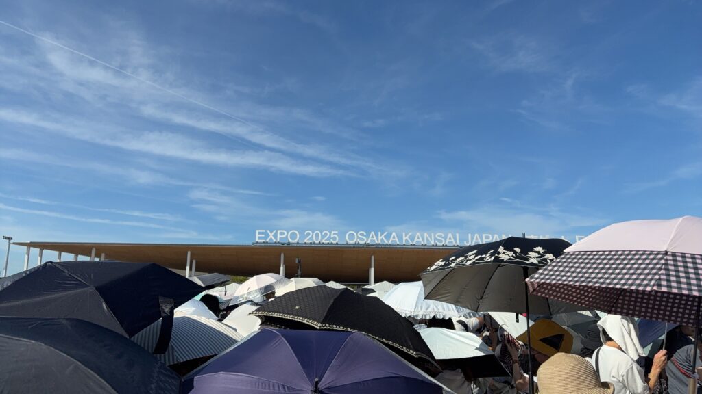 大阪万博 夢洲駅 東ゲート 朝の待機列